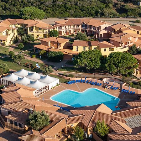 Residence Baia Dei Mirti Vignola Mare Buitenkant foto
