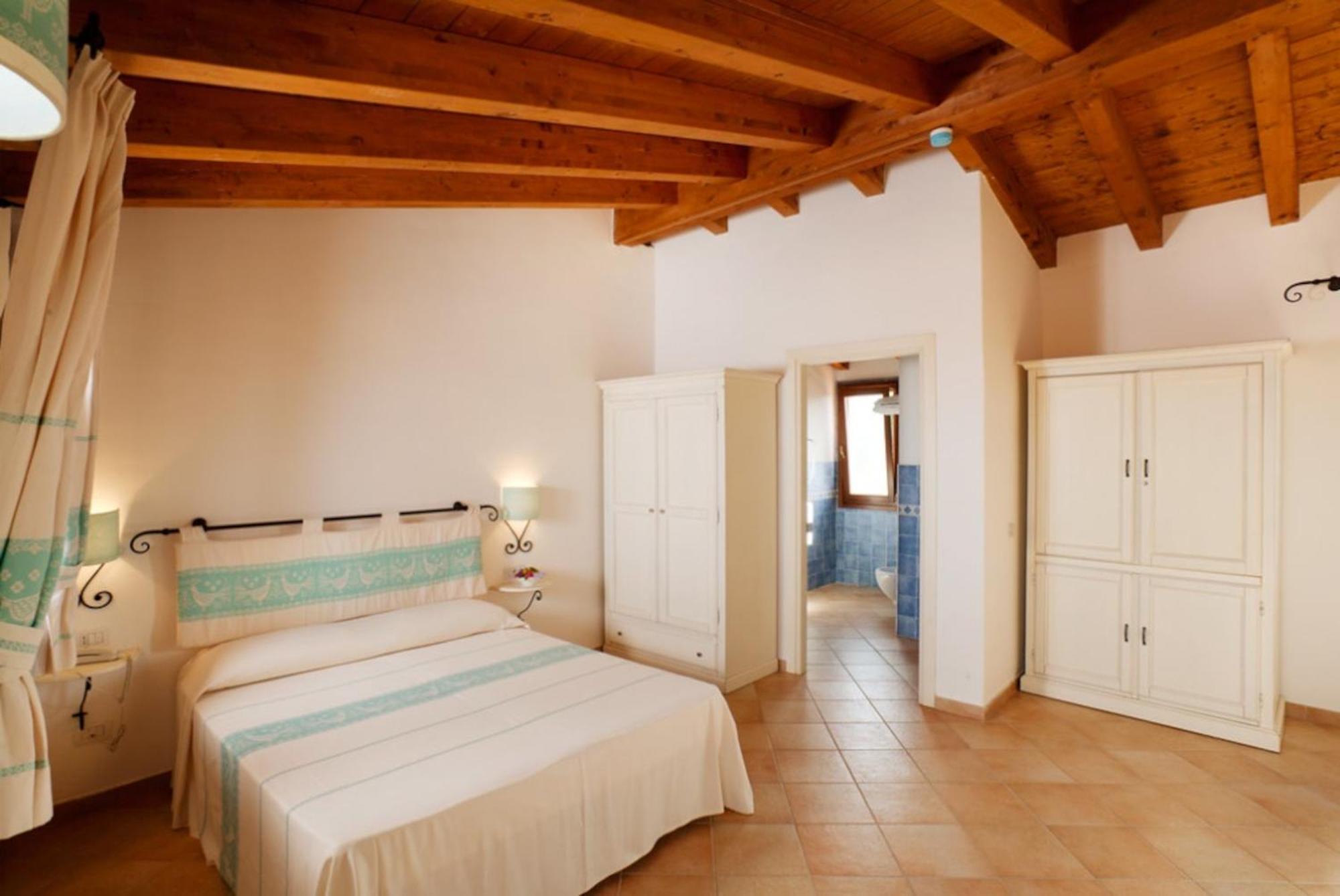 Residence Baia Dei Mirti Vignola Mare Buitenkant foto