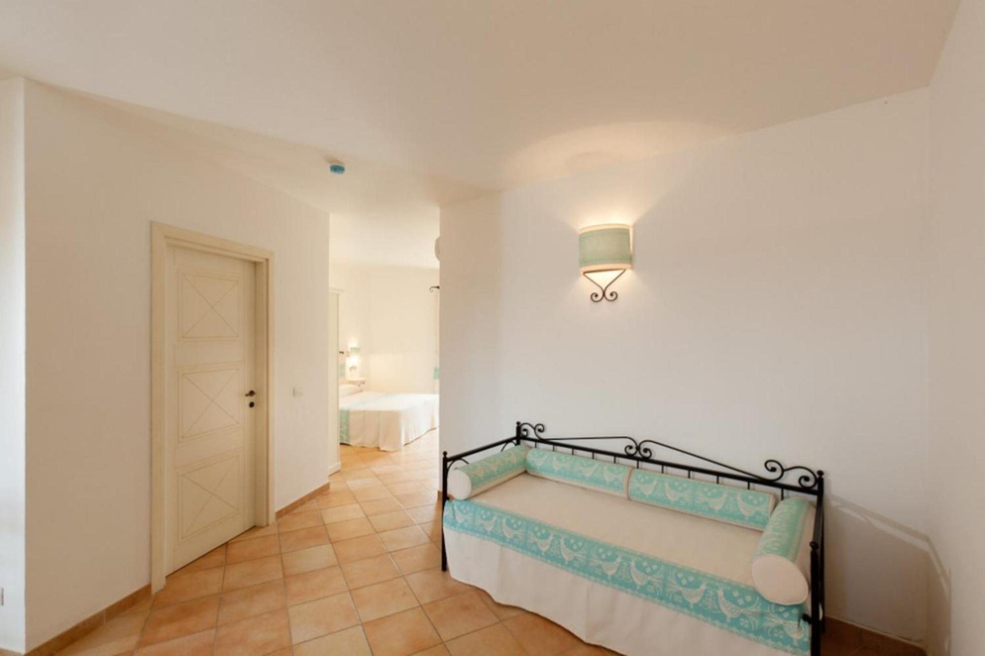 Residence Baia Dei Mirti Vignola Mare Buitenkant foto