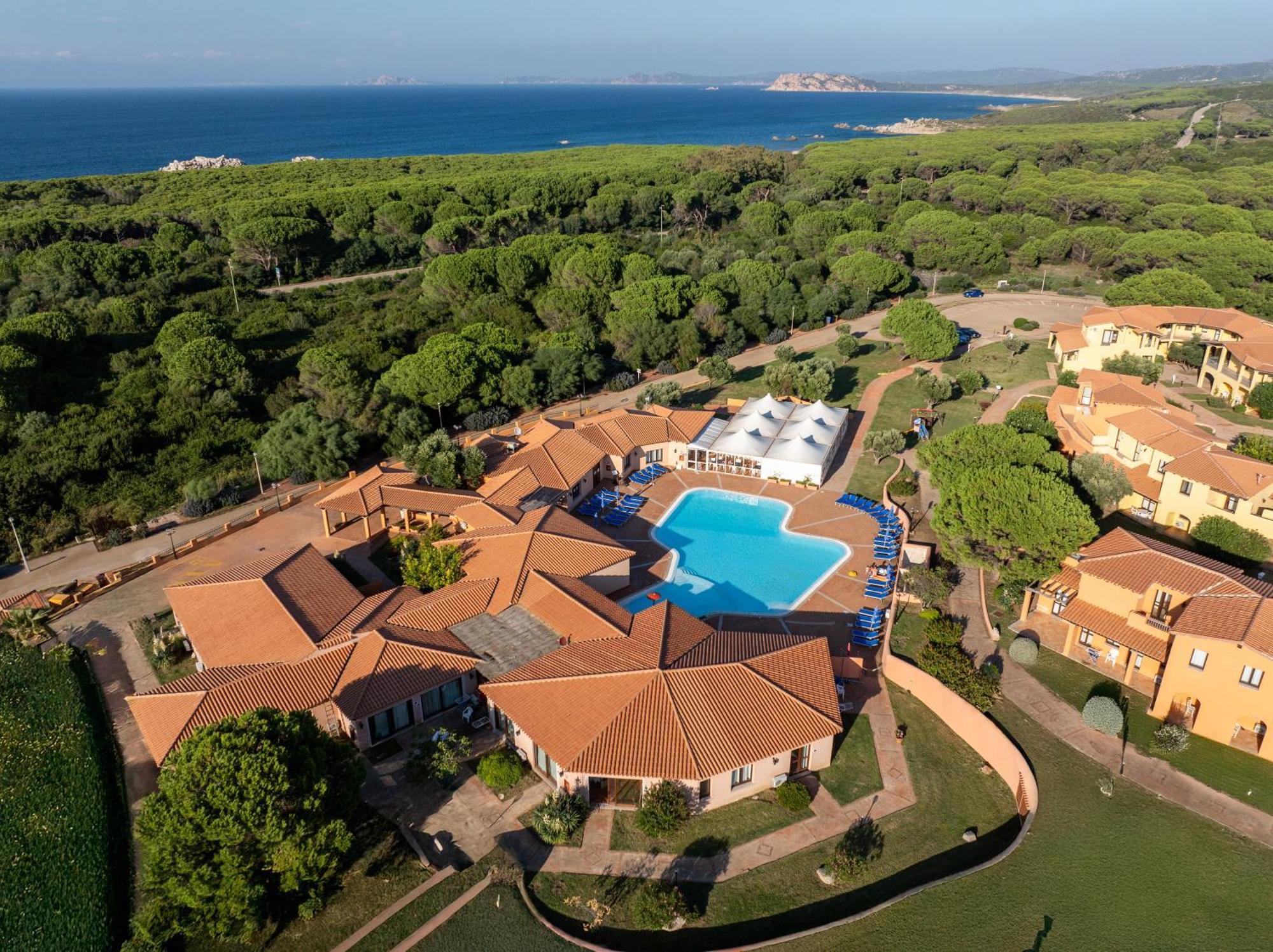 Residence Baia Dei Mirti Vignola Mare Buitenkant foto