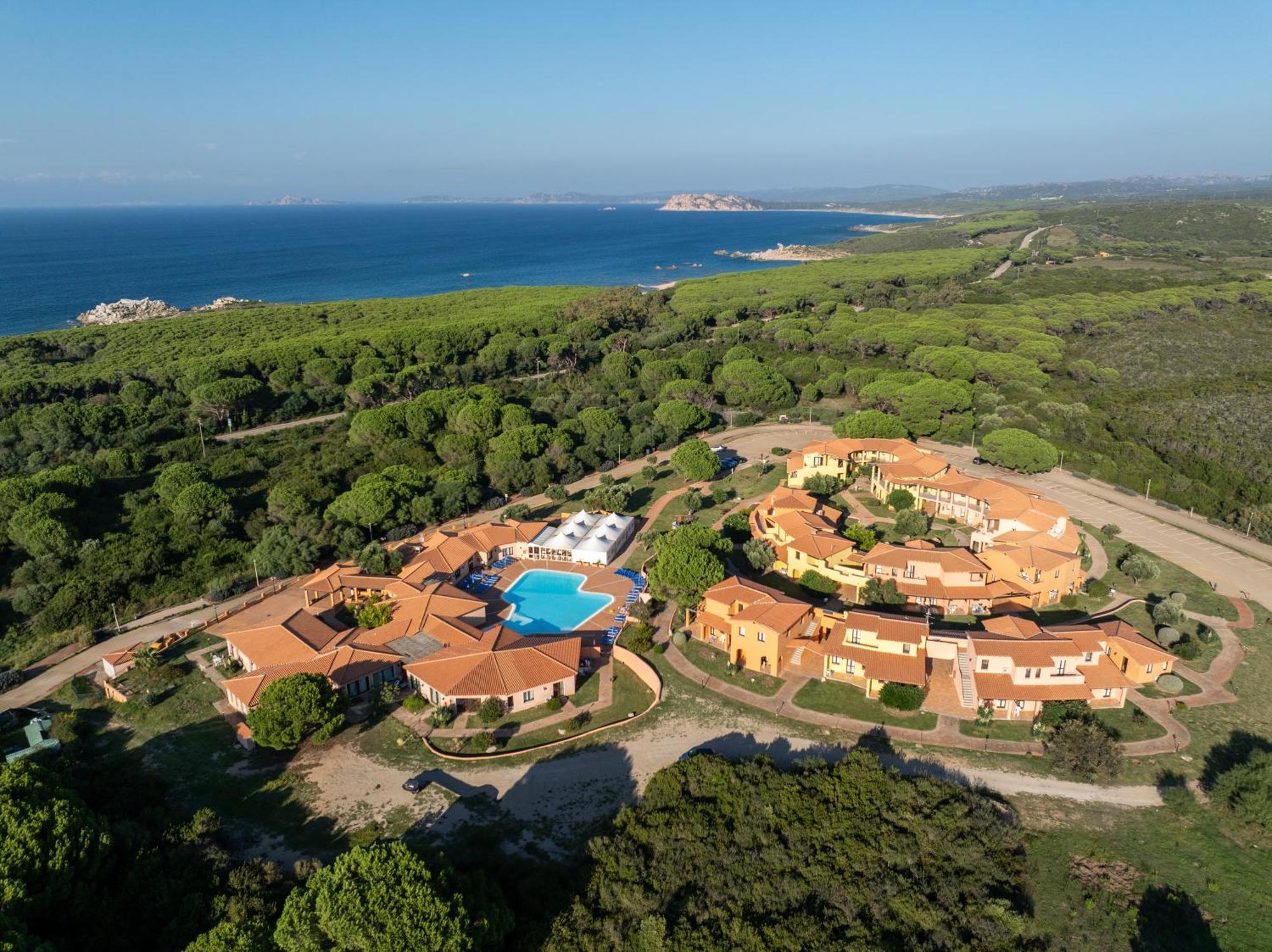 Residence Baia Dei Mirti Vignola Mare Buitenkant foto