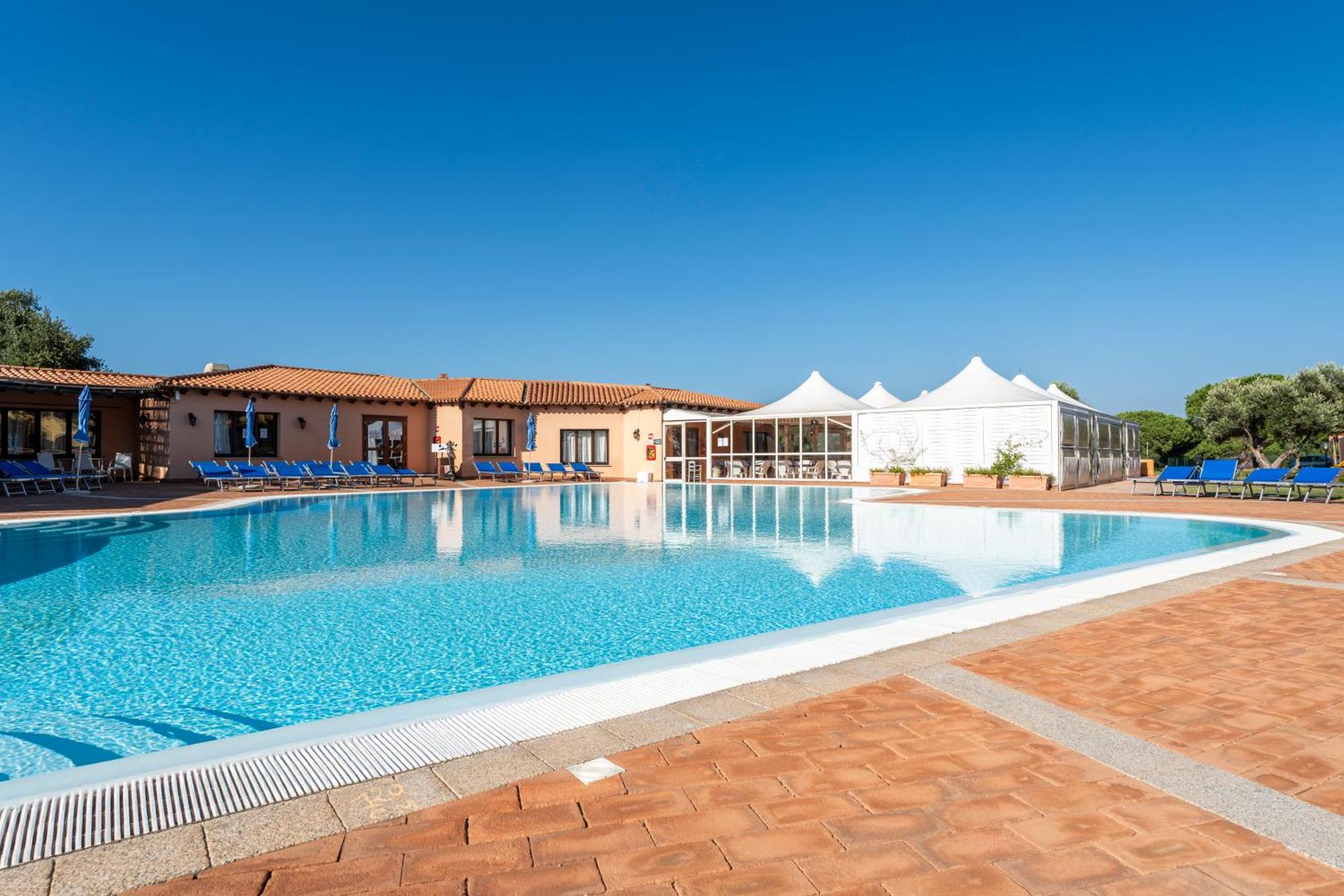 Residence Baia Dei Mirti Vignola Mare Buitenkant foto